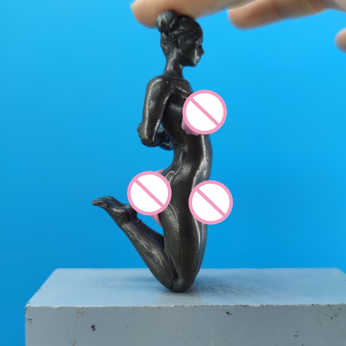 Vintage Brass Kneeling Female  - đánh giá và giá Vintage Collectible Figures