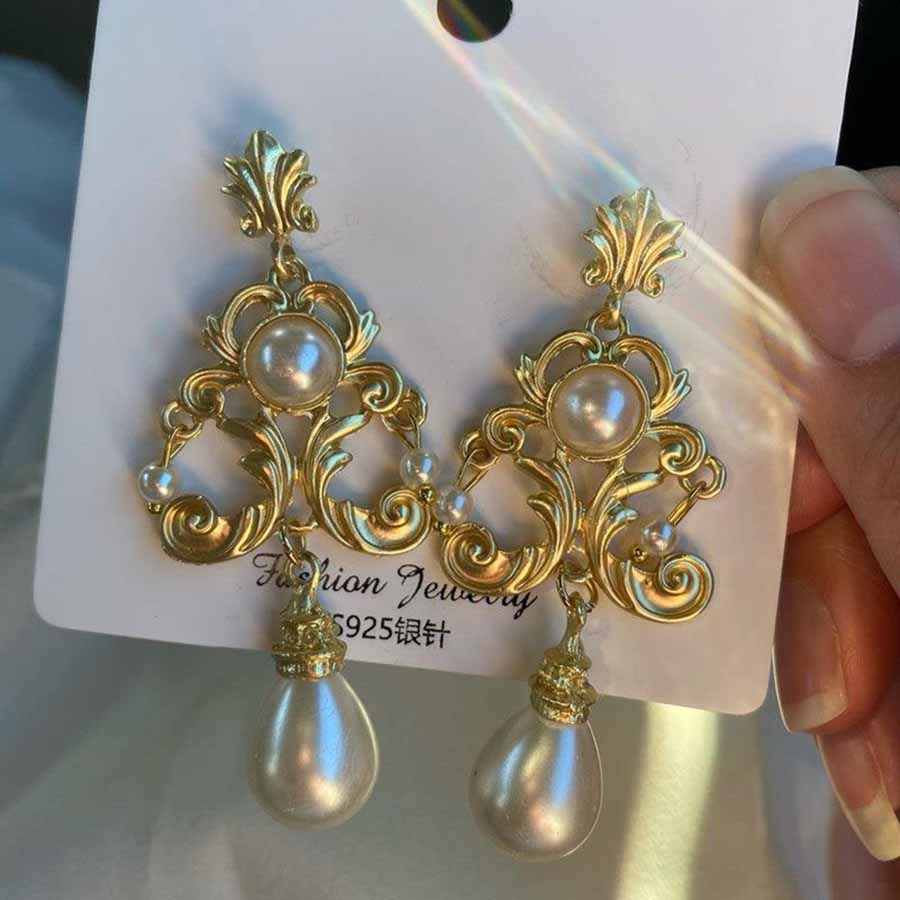 Retro Luxury Baroque Bride Ear - đánh giá và giá Vintage Collectible Figures