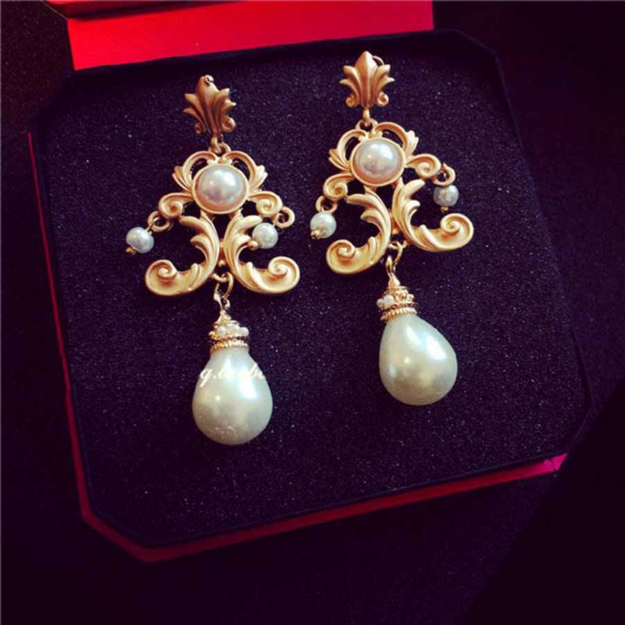 Retro Luxury Baroque Bride Ear - đánh giá và giá Vintage Collectible Figures