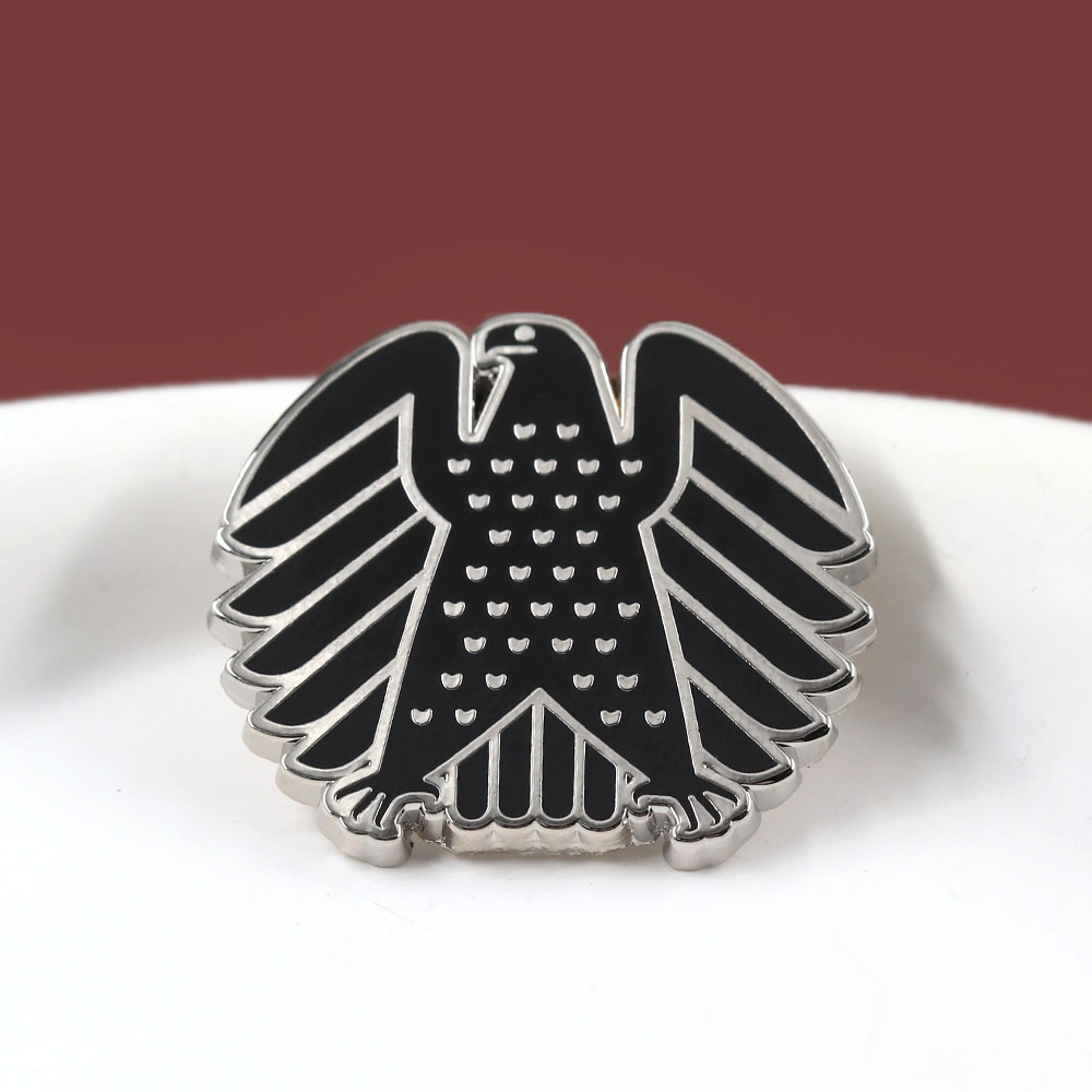 German Federal Black Hawk Broo - đánh giá và giá Vintage Collectible Pins