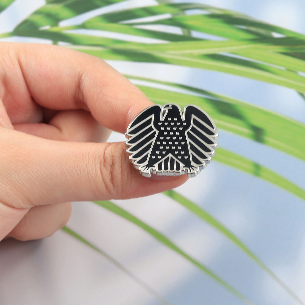 German Federal Black Hawk Broo - đánh giá và giá Vintage Collectible Pins